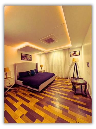 One-Bedroom Apartment image 6