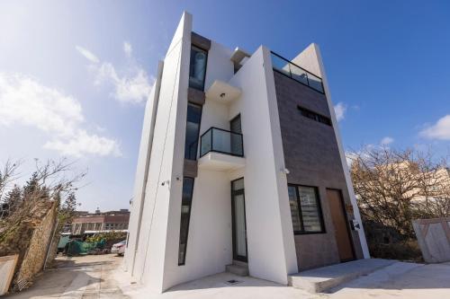 Unterkunft von außen, Triple Suite Villa BnB in Penghu