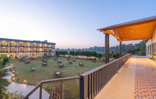 Skats, Vanashraya Resort in Bail Parao