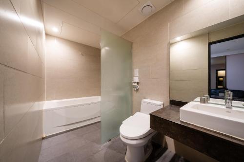 room detail thumbnail 2