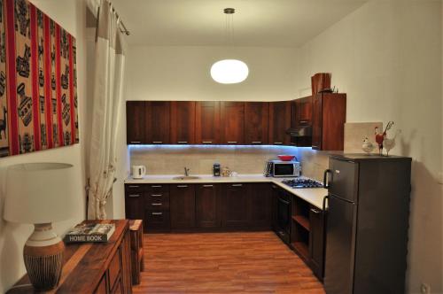 One-Bedroom Apartment with Sofa Bed image 10