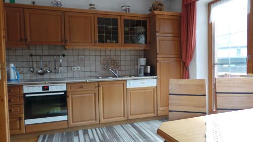 ห้องครัว, Sonnenappartement in ฮอลเลนเซิน