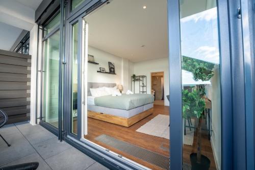 2 bedrooms, 3 beds