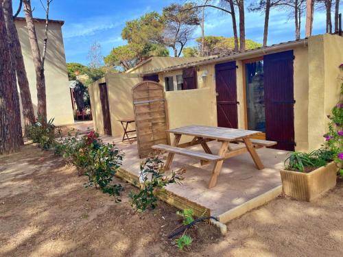 ทัศนียภาพภายนอกโรงแรม, Les pieds dans l'eau T2 A in กัลวี