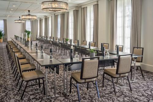 632768131 Mills House Charleston, Curio Collection by Hilton