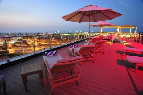 شرفة/ تراس, فندق جولدن توليب (Golden Tulip Muscat) in مسقط