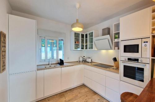 Kitchen, Finca Serena in Altomira
