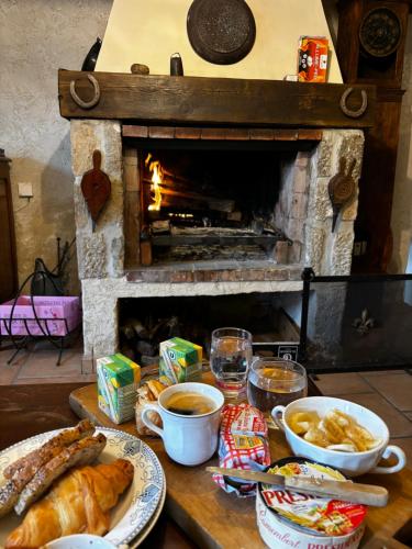 Maison de campagne dans le parc régional du Verdon - Bastide 140m2 et Bastidon 85m2 (Maison de campagne dans le parc regional du Verdon - Bastide 140m2 et Bastidon 85m2) in ลา มาร์ตร