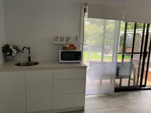 Golf Course & Beach Stay Self-Contained Guest House