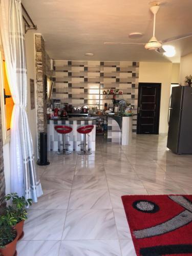 Lady Queen Apartment 3