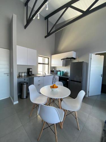 Κουζίνα, Lagoon Views Luxury Apartment Langebaan in Λάνγκεμπαν