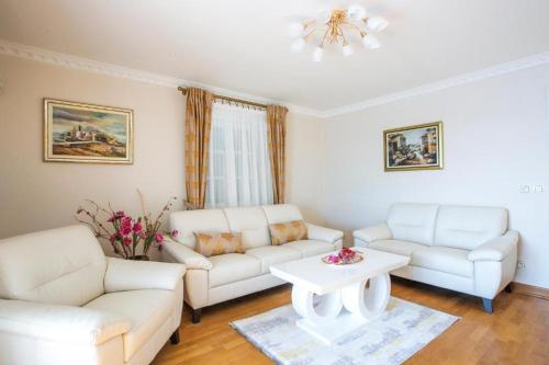 Montesan Beach Apartments Sveti Stefan - image 7