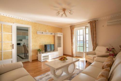 Montesan Beach Apartments Sveti Stefan - image 13