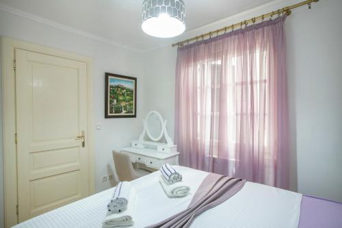 Montesan Beach Apartments Sveti Stefan - image 3