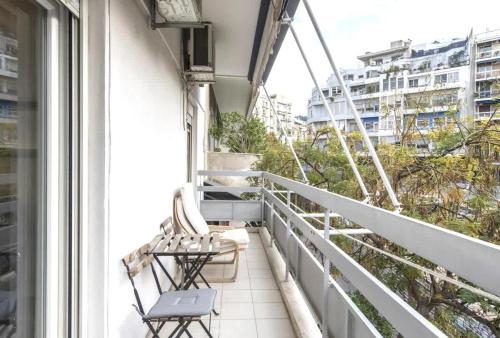 Spacious and bright apt in Eksarchia, Ateny (zdjęcie 3)