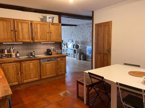 厨房, Bayonne centre Grand appartement sur les quais in 巴约讷市中心
