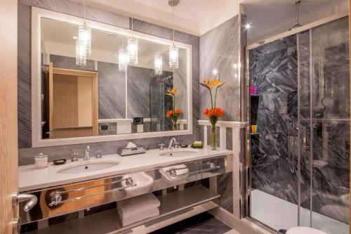 The Inn at the Spanish Steps Luxury Collection - Spanish Step Suites - image 5