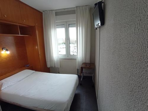 1 twin bed