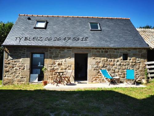 Ty Bleiz, charmante maison en pierre, 3kms plages, Trégastel, Saint-Samson