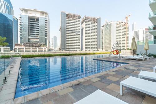 10 min from Burj Khalifa - Sauna - Gym - Damac Reva, Dubaj (fotografie 3)