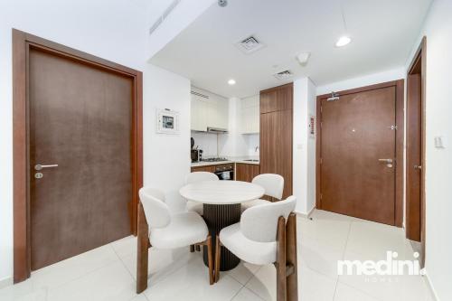 10 min from Burj Khalifa - Sauna - Gym - Damac Reva, Dubaj (fotografie 7)