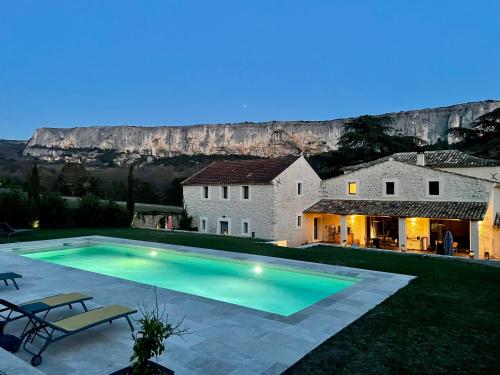Exterior view of MAS aux CEDRES