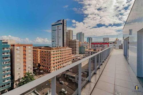 AP novo com Piscina 1 quadra do mar