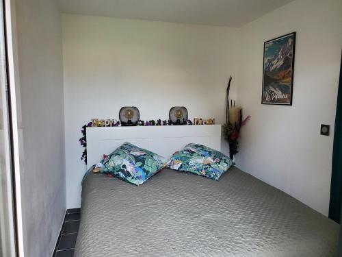 Bed, APPT Cosy entier avec piscine in Les Pradettes