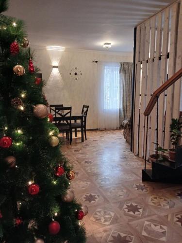 Madoyans Rest House in Antarut