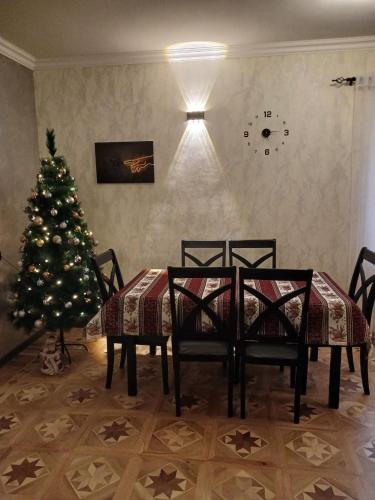 Madoyans Rest House in Antarut