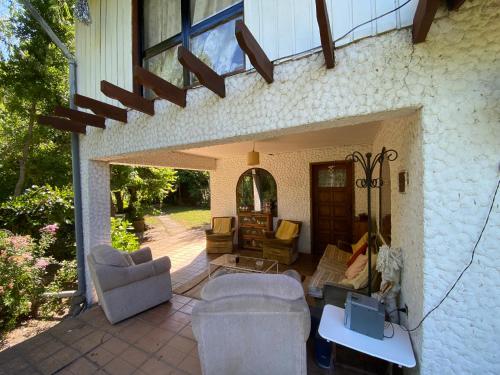 Casa amplia con piscina y quincho in Penco