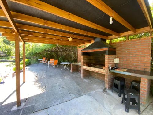 Casa amplia con piscina y quincho in Penco