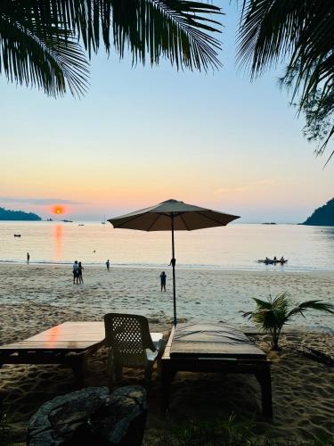 Sunny Cove Beach Resort Koh Phayam