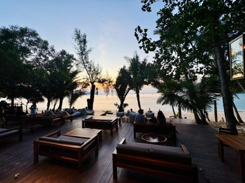 Sunny Cove Beach Resort Koh Phayam