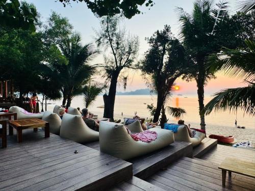 Sunny Cove Beach Resort Koh Phayam
