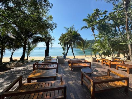 Sunny Cove Beach Resort Koh Phayam