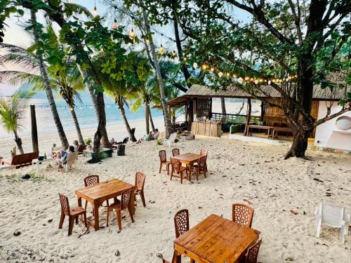 Sunny Cove Beach Resort Koh Phayam