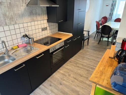 廚房, Haus in Mettlach für 1-10 Personen (Haus in Mettlach fur 1-10 Personen) in 梅特拉