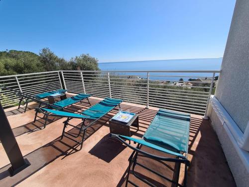 6-person apartment in sea view villa with jacuzzi in San Martino Di Lota