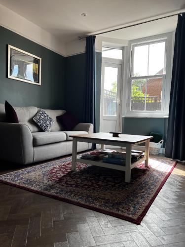 Entire Ground Floor Town Flat - Fully Equipped And Stunning. Entire Ground Floor Town Flat - Fully Equipped And Stunning.