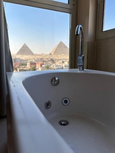Moonlight pyramids view INN - image 12