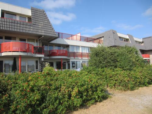 Duinzicht, ruim appartement met terras op de begane grond nabij strand – khách sạn tại Buren