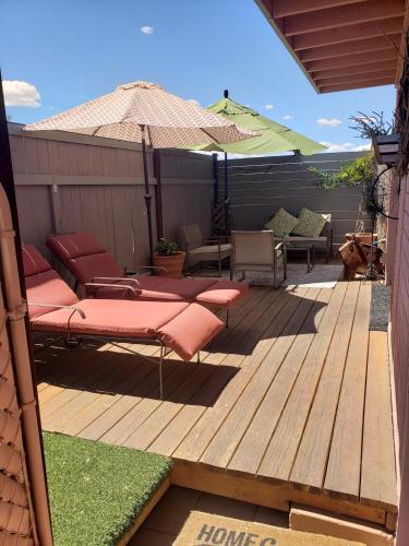 UofA UMC Mini French Farmhouse in the heart of town near สวนพฤษศาสตร์ ทูซอน