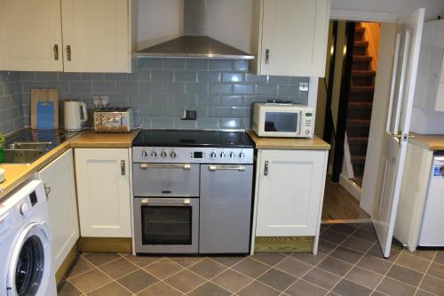 廚房, Cosy cottage full of charm in 科爾福德中心