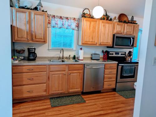 Facilities, HOUSE-2 Bedrooms-Central-15 Minutes to Beach-No Crowds in Socastee (SC)