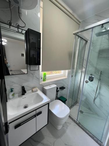 One-Bedroom Apartment image 1