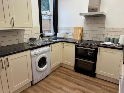 Comfortable & Flexible Stays for Leisure, Corporate & Contractor Guests in Alvaston, Derby Comfortable & Flexible Stays for Leisure, Corporate & Contractor Guests in Alvaston, Derby