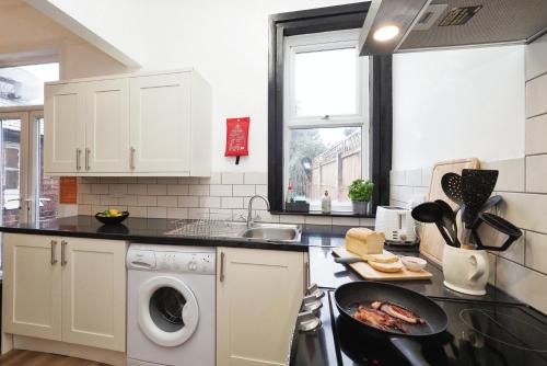 Comfortable & Flexible Stays for Leisure, Corporate & Contractor Guests in Alvaston, Derby Comfortable & Flexible Stays for Leisure, Corporate & Contractor Guests in Alvaston, Derby