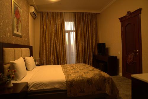 1 queen bed