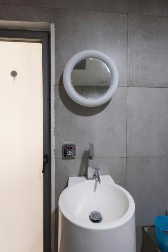 Beautiful house with swimming pool, jacuzzi, pickleball court and steam room Beautiful house with swimming pool, jacuzzi, pickleball court and steam room